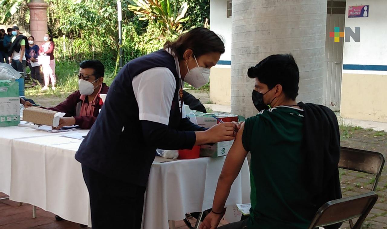 Aplican segunda dosis de Sinovac en Banderilla