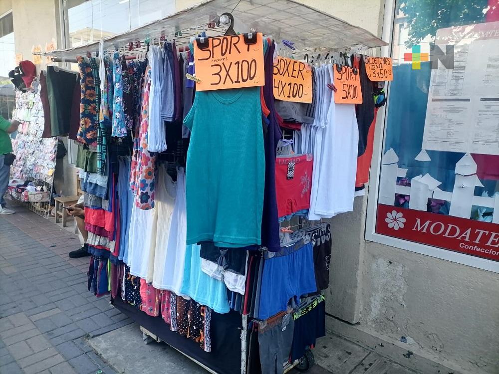 Vendedores ambulantes limitan expectativas de ventas durante el Buen Fin en Coatza