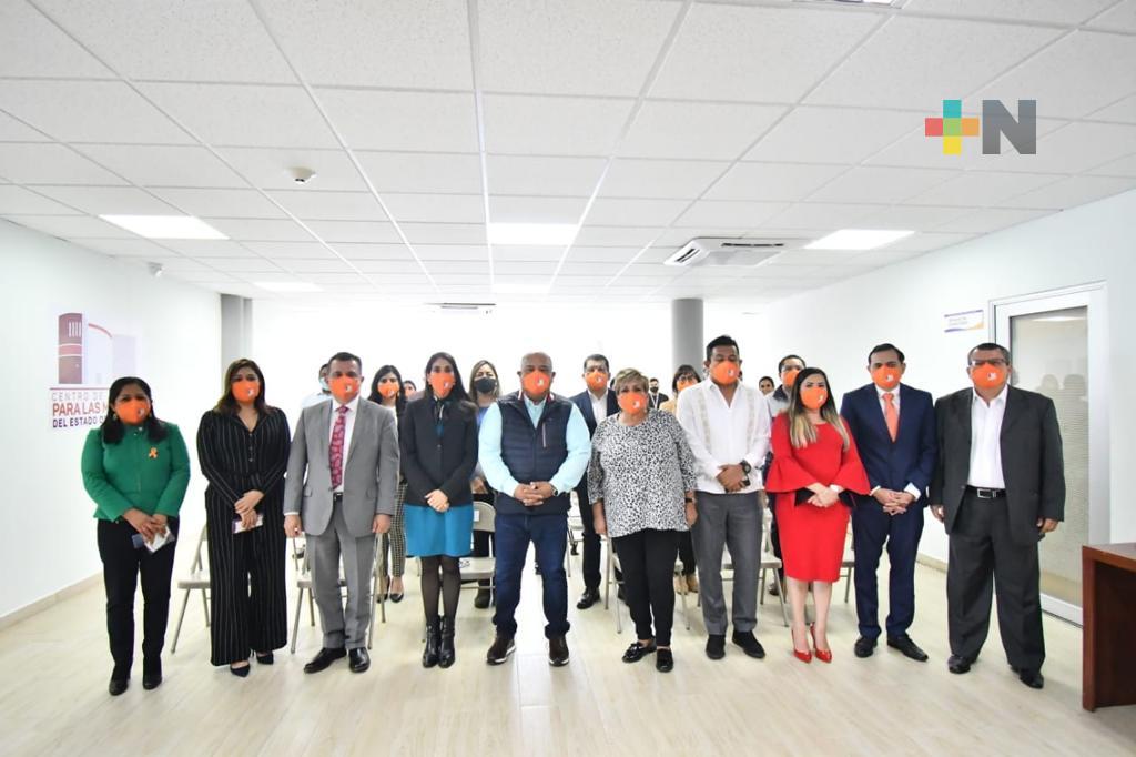 Titular de la FGE, Verónica Hernández atestiguó la firma de convenio entre RTV y Cejum