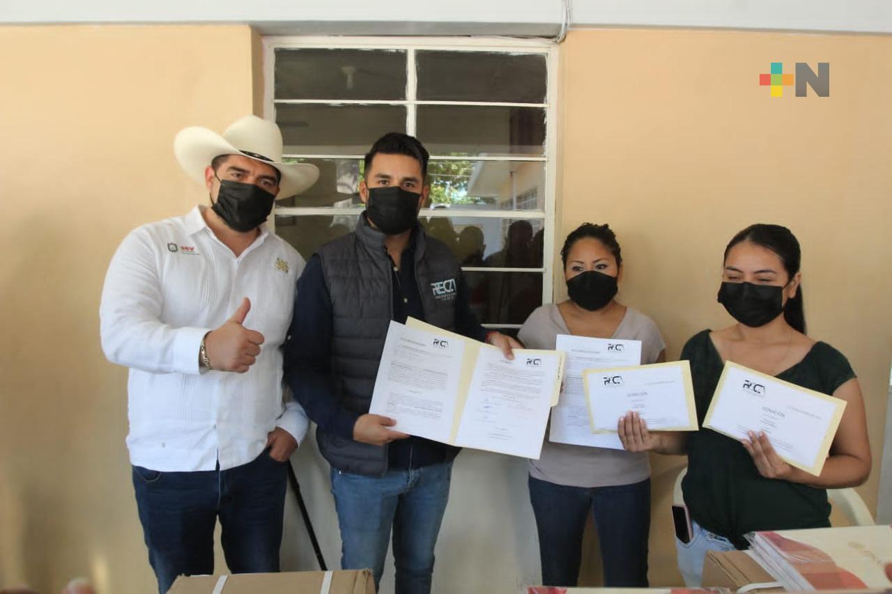 Inicia entrega de fondos recaudados en Concierto a escuelas afectadas por «Grace»: SEV