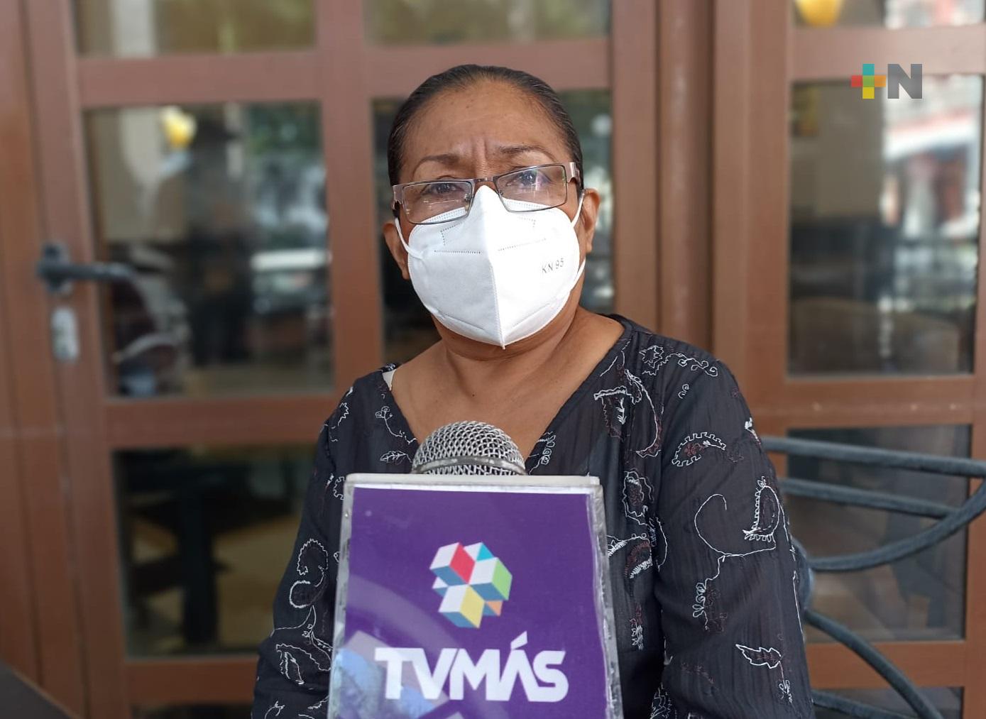 Maestras del CAIC de Medellín denuncian adeudos de la administración municipal