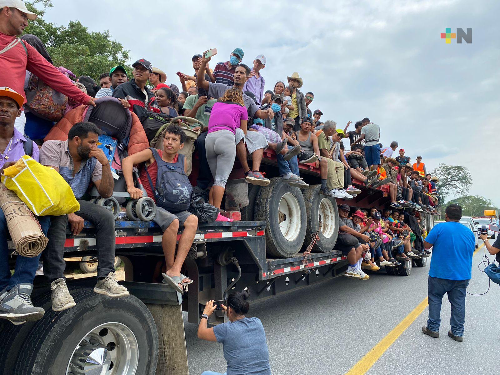 Avanza caravana de migrantes en Veracruz