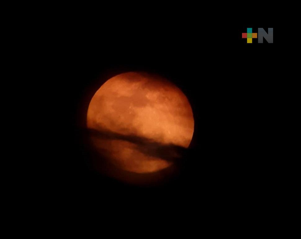¡Bellísimo! En México, el eclipse lunar más largo del siglo