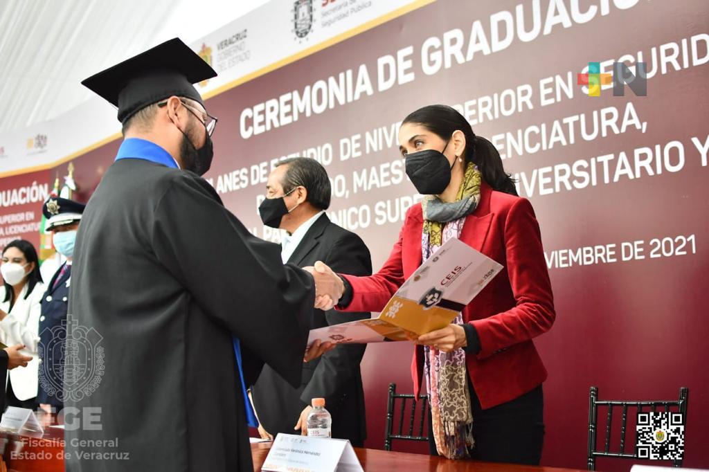 Titular de la FGE presidió la graduación de nuevos profesionistas de Seguridad Pública