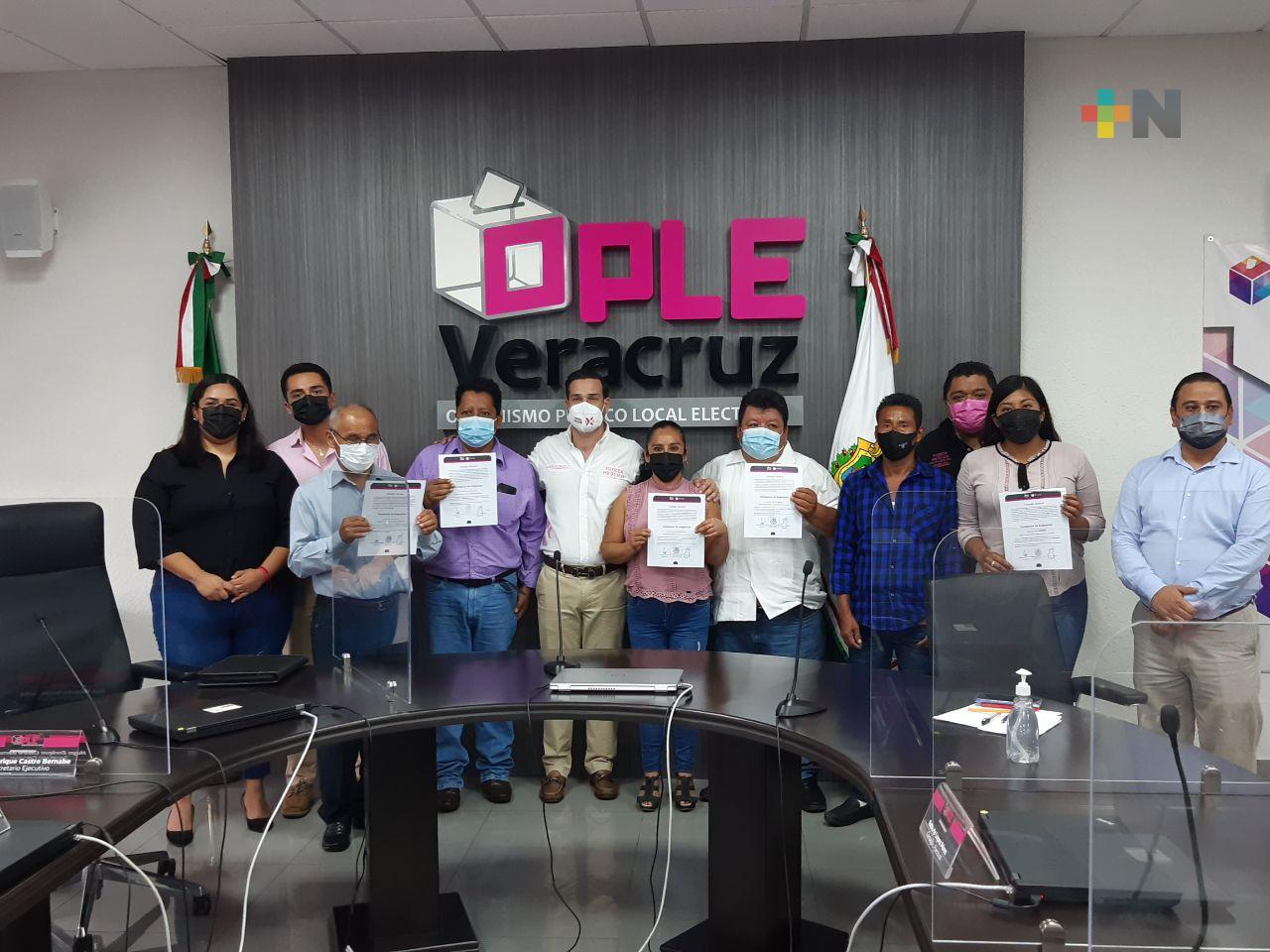 Entrega presidente de Fuerza por México en Veracruz, constancias a regidores electos de Coxquihui, Acultzingo y Tantima