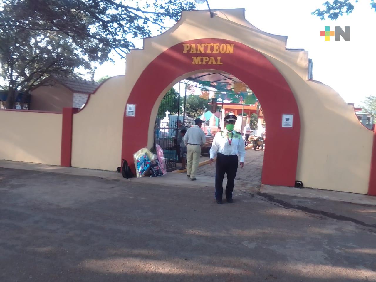 Operativo de tránsito a las afuera de los cementerios más visitados en la zona de Yanga y Atoyac