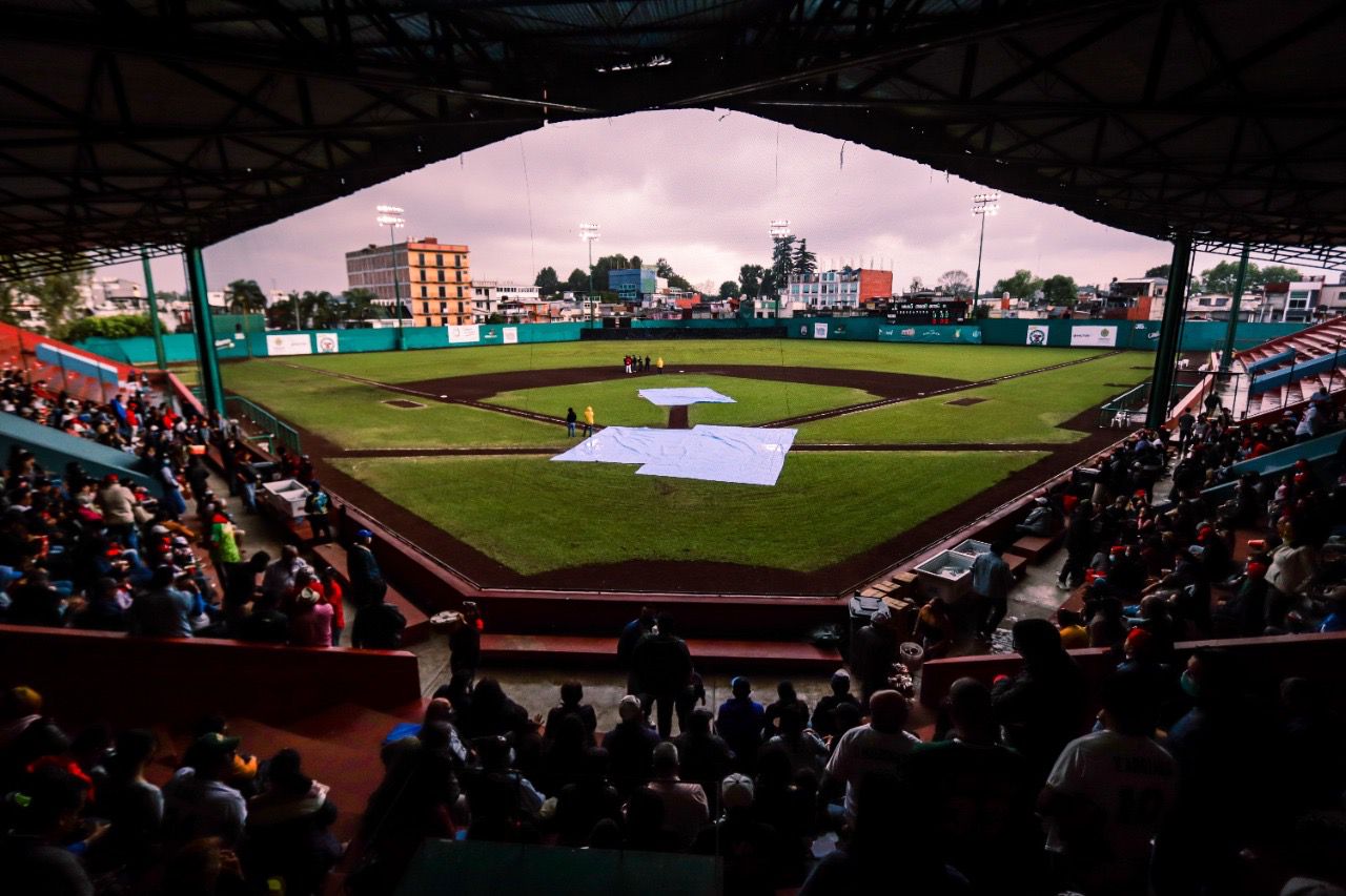 En Xalapa, lluvia impide el segundo juego entre el Águila-Leones y los Diablos Rojos