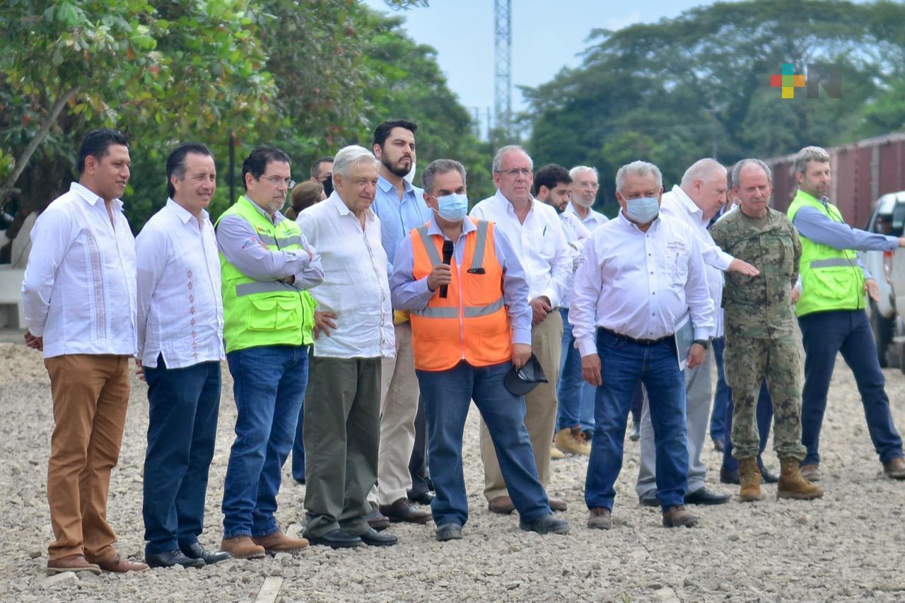 AMLO y Cuitláhuac avalúan avances en obras del Corredor Interoceánico