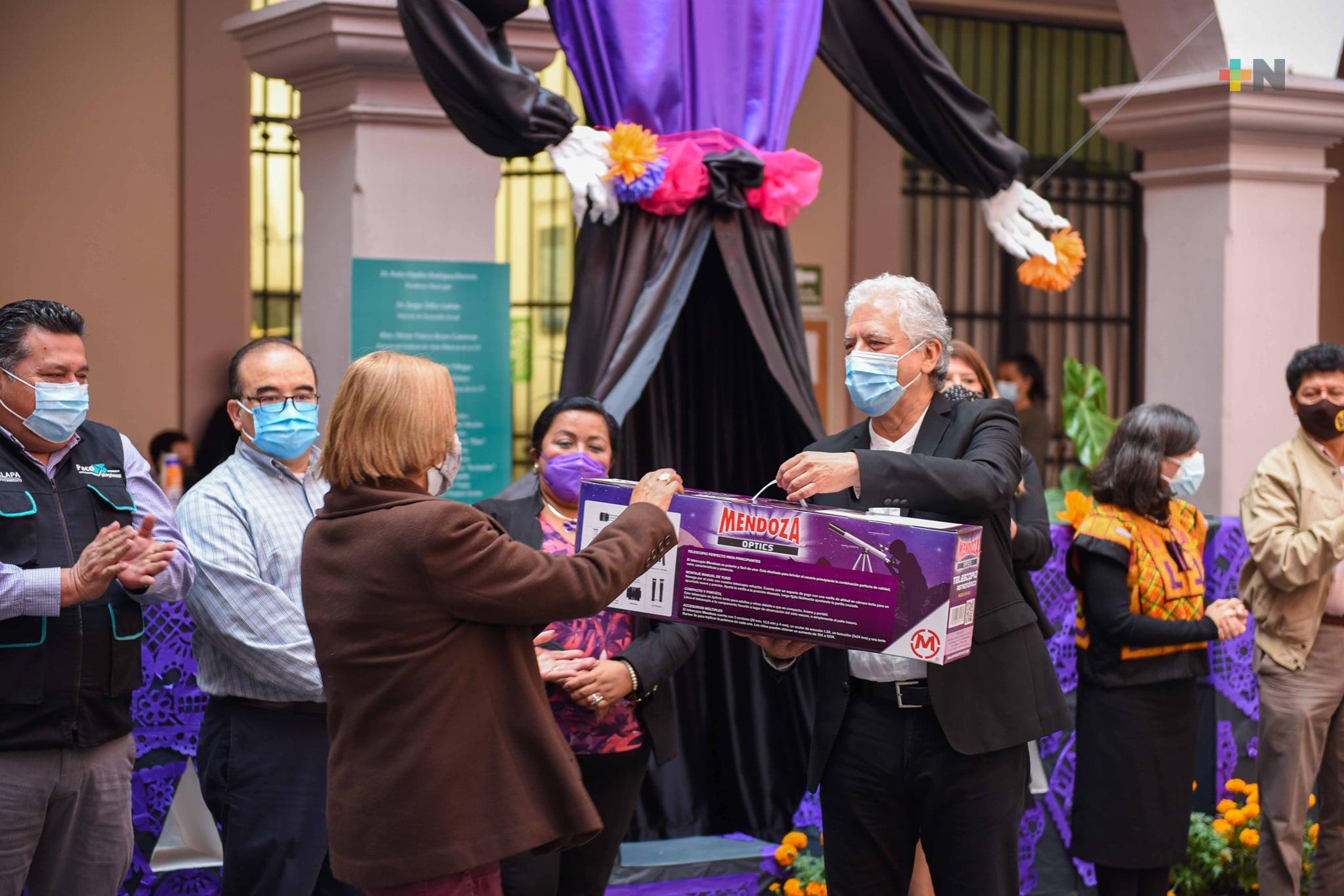 Equipan a emprendedoras y emprendedores locales