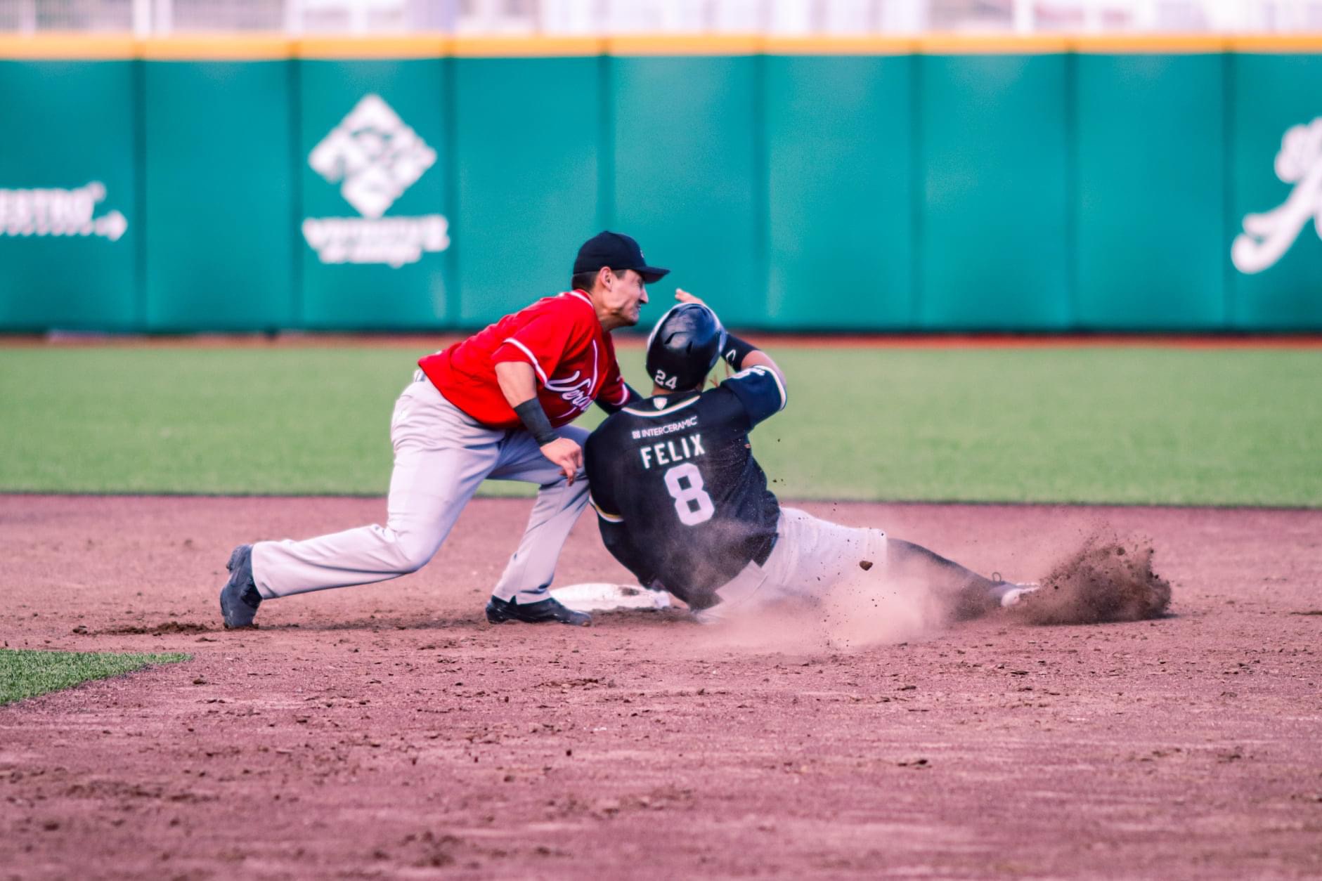 El Águila-Leones apaleó por 14-4 a Oaxaca y amarró la serie
