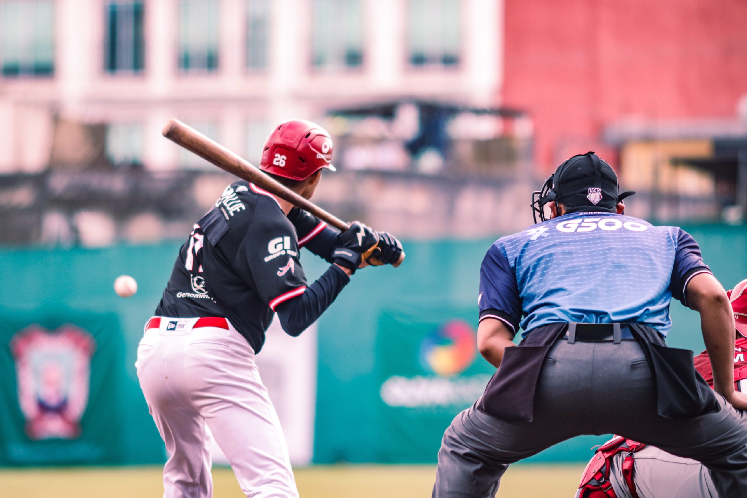 El Águila-Leones venció por 10-7 a los Diablos y amarró la serie en casa