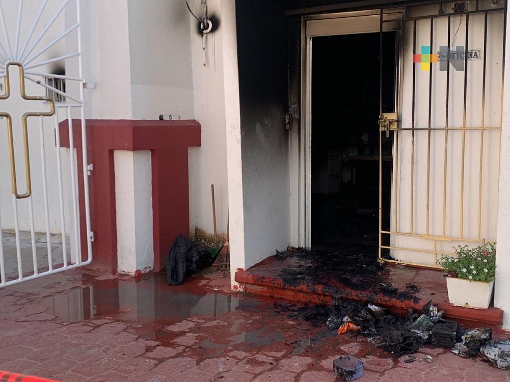 Se registró incendio al interior de oficinas del panteón antiguo de Coatzacoalcos