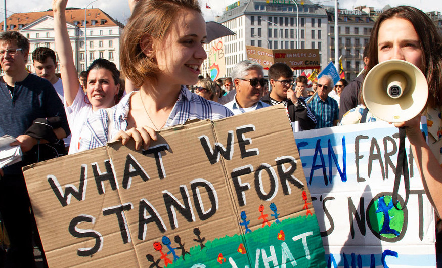 Miles de jóvenes piden más acciones y menos “bla, bla, bla” a la COP26