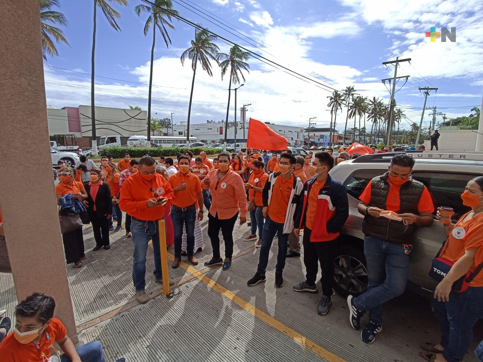 Juan Gabriel Rodríguez se registra como aspirante a dirigencia de sección 9 del Sindicato de Pemex