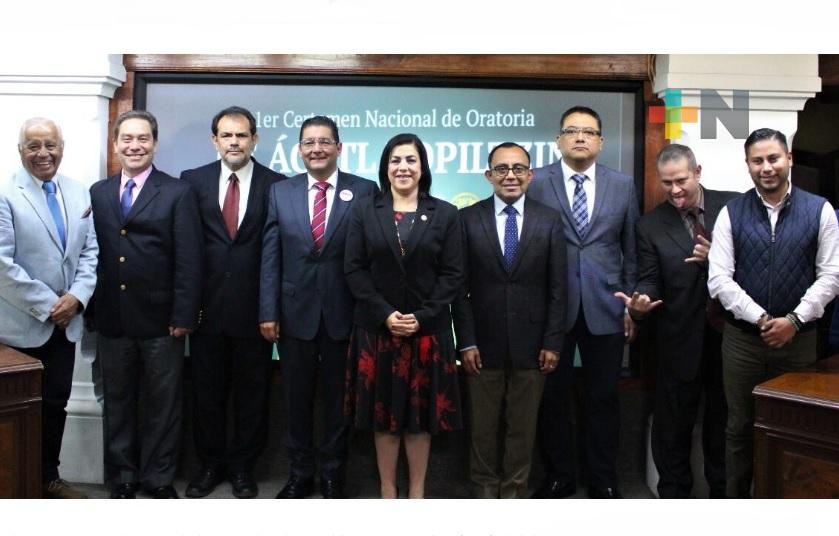 Rosalinda Galindo reconoció a ganadores del Nacional de Oratoria