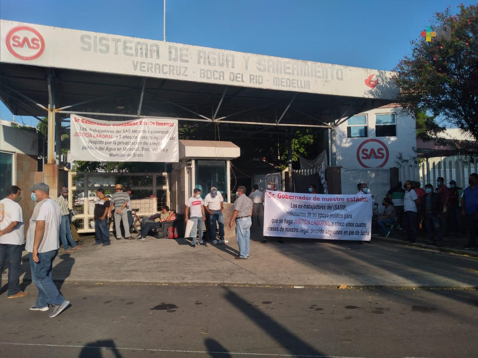 Reclaman despido injustificado del extinto SAS