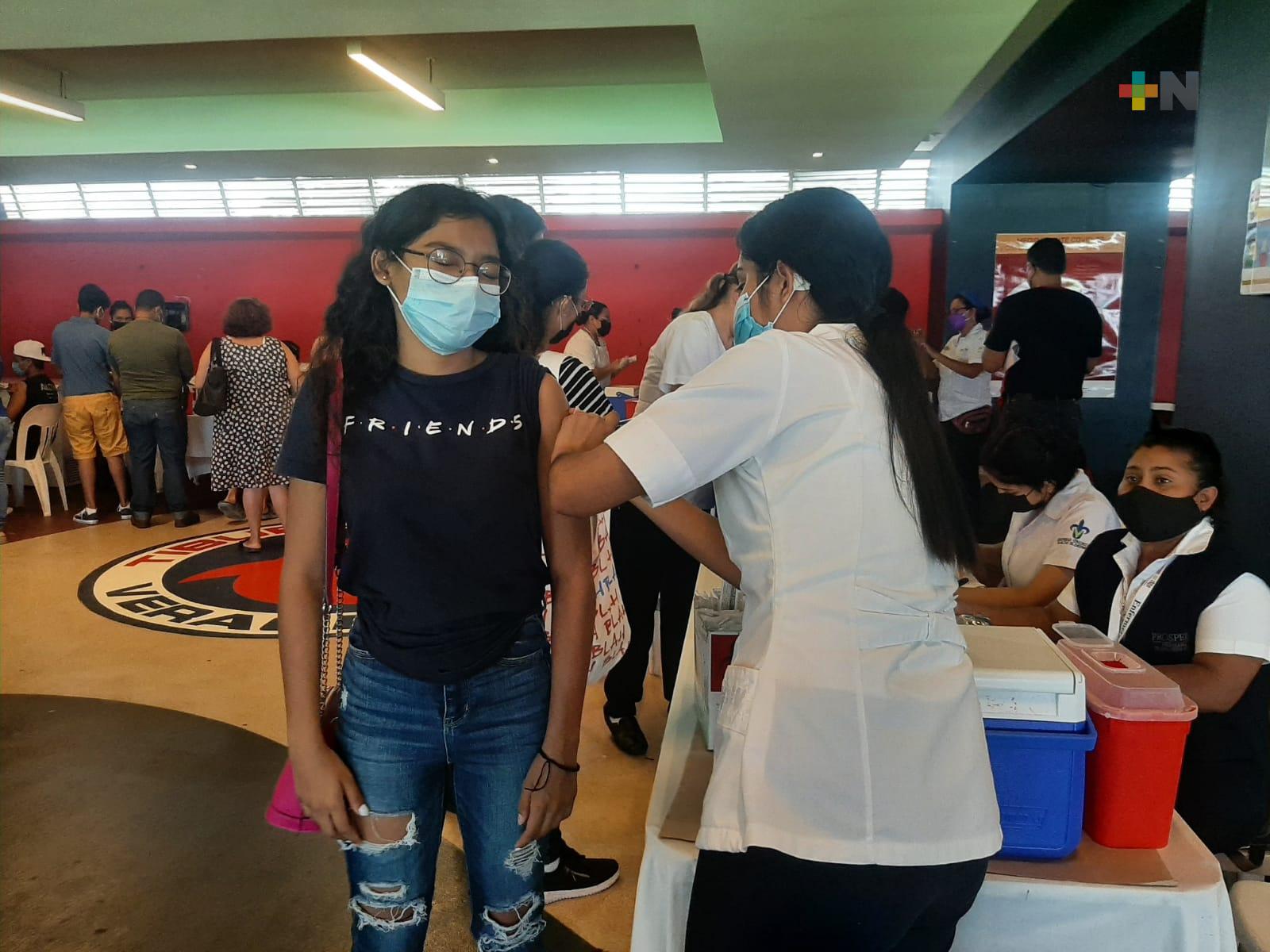 Inicia vacunación antiCovid para menores de 15 a 17 años en puerto de Veracruz