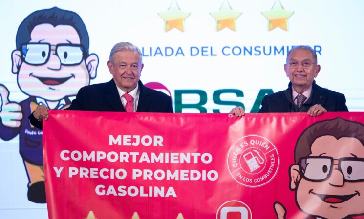 Premia AMLO responsabilidad social de gasolineras y gaseras