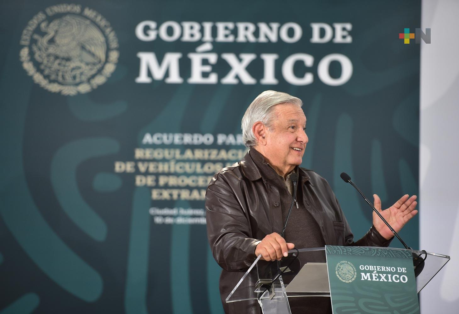 Presidente firmó acuerdo para regularizar vehículos extranjeros en Chihuahua