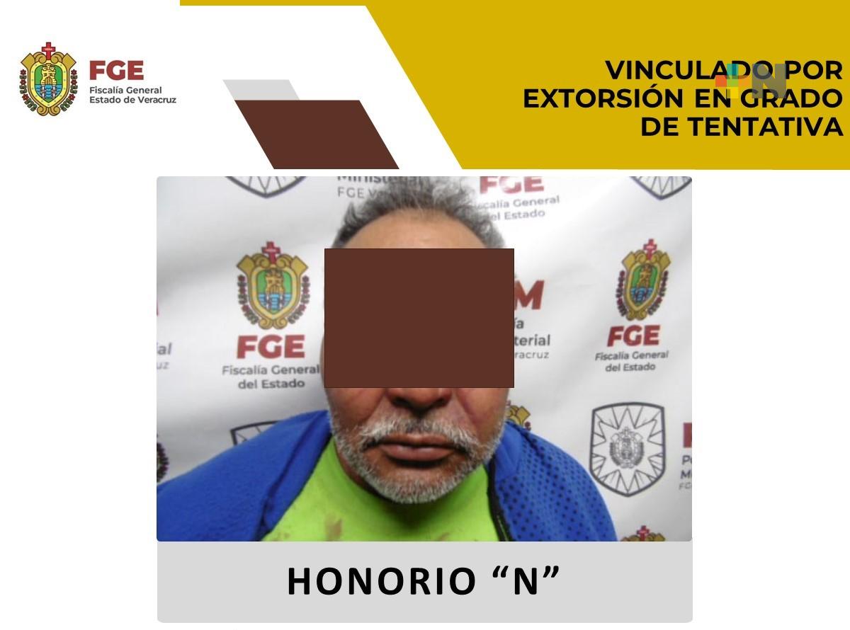 Vinculado a proceso por extorsión