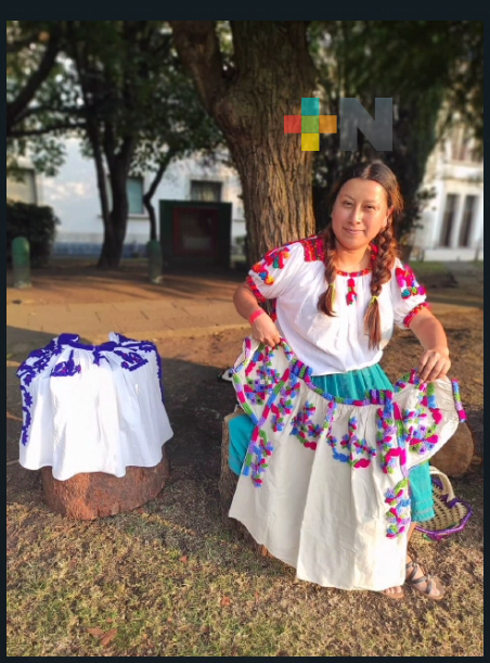 Artesanas de Zontecomatlán difunden «Bordados Nahuátl» en redes sociales