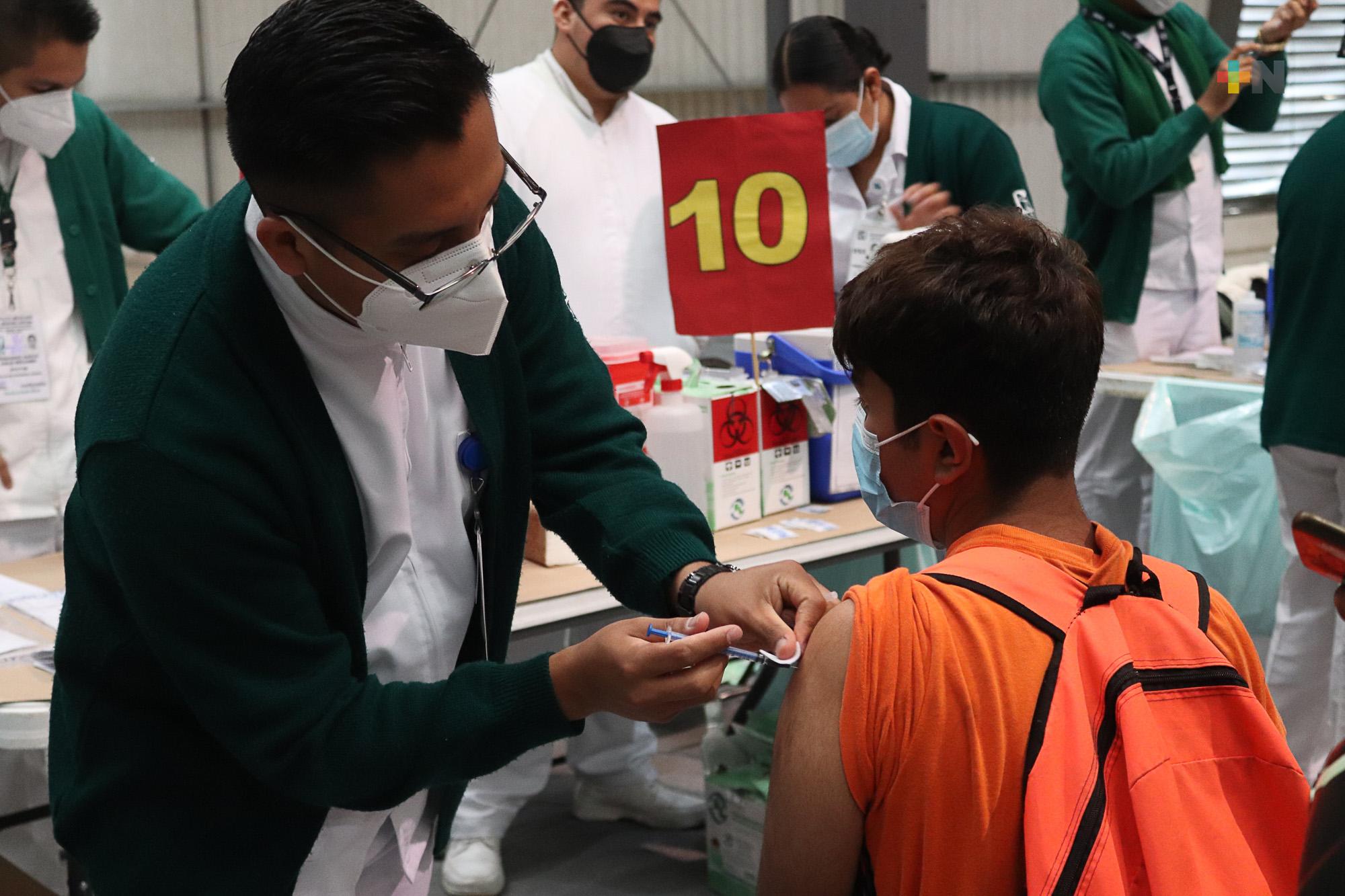 Se vacunarán contra Covid-19 a jóvenes de 15-17 años en 18 municipios de Veracruz, esta semana