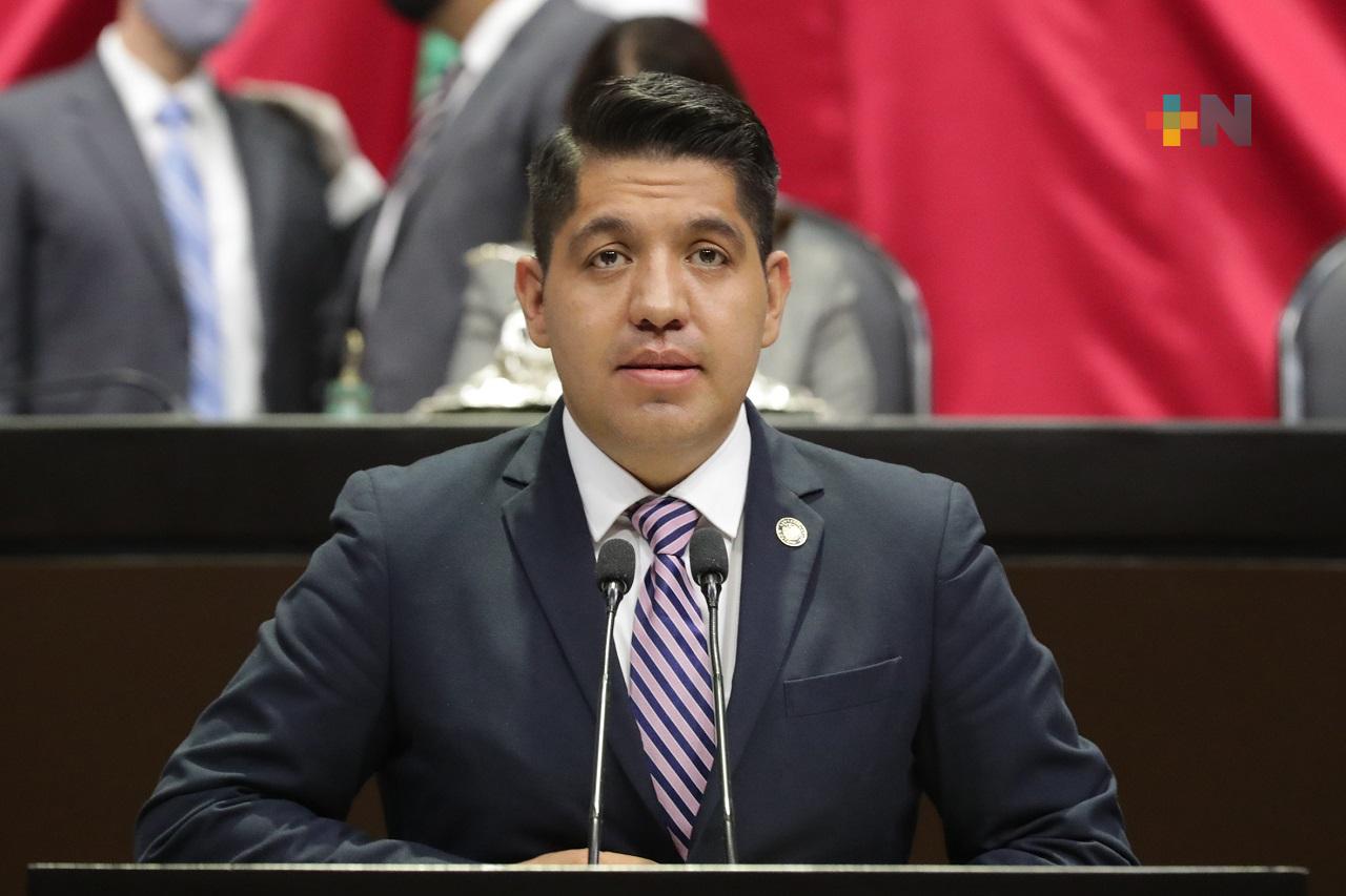 Propone Emmanuel Reyes colocar en lenguaje braille rótulos de medicamentos