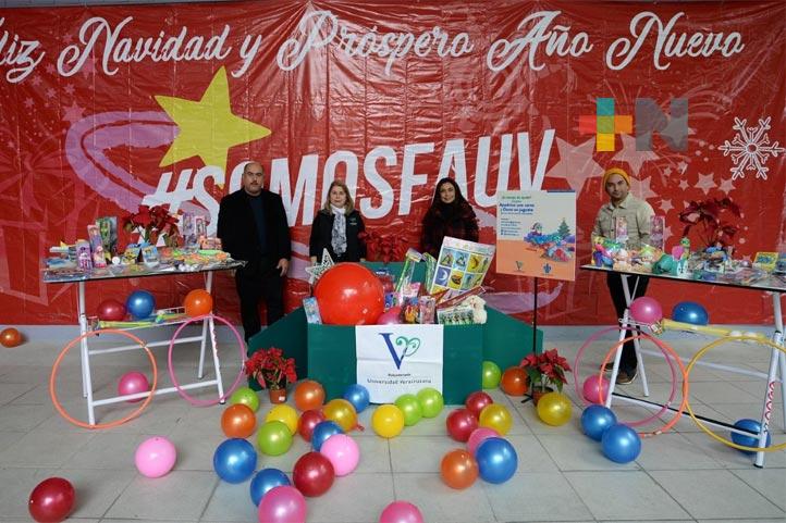 Facultad de Arquitectura entregó 140 juguetes a Voluntariado UV