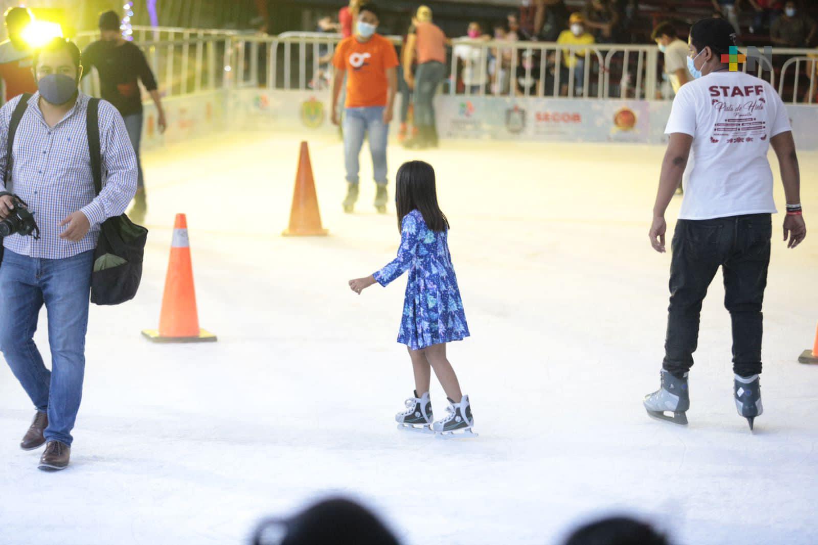 Con Pista de Hielo en Papantla seguimos procurando la integración familiar: Cisneros