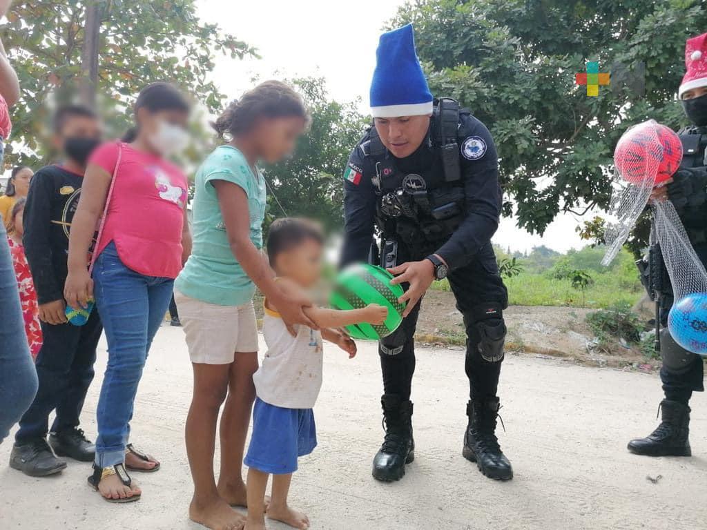 En las Choapas, la SSP regaló juguetes a niñas y niños de la región
