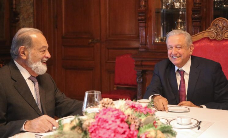 Presidente recibe en Palacio Nacional al empresario Carlos Slim