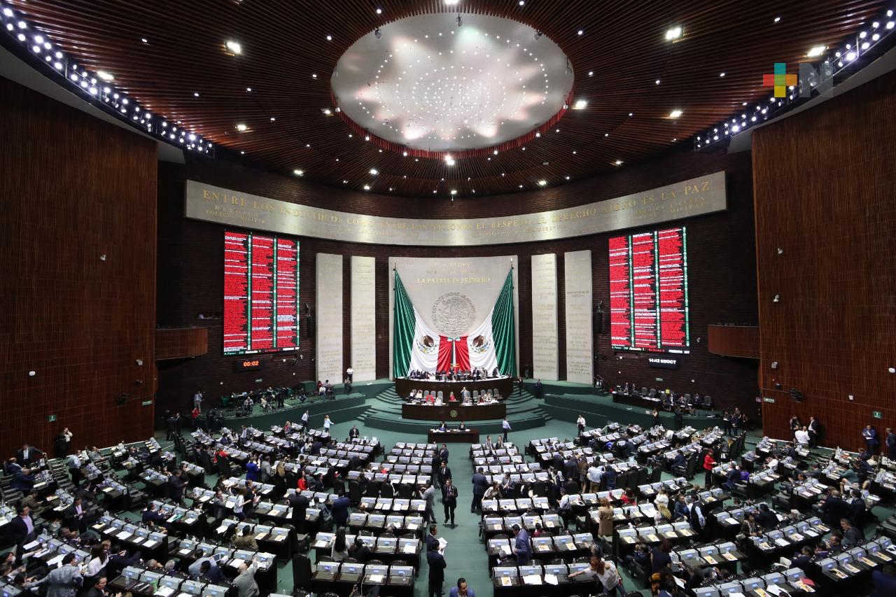 DOF publica decreto sobre inscripciones con Letras de Oro en el Muro de Honor del Salón de Sesiones de la Cámara de Diputados