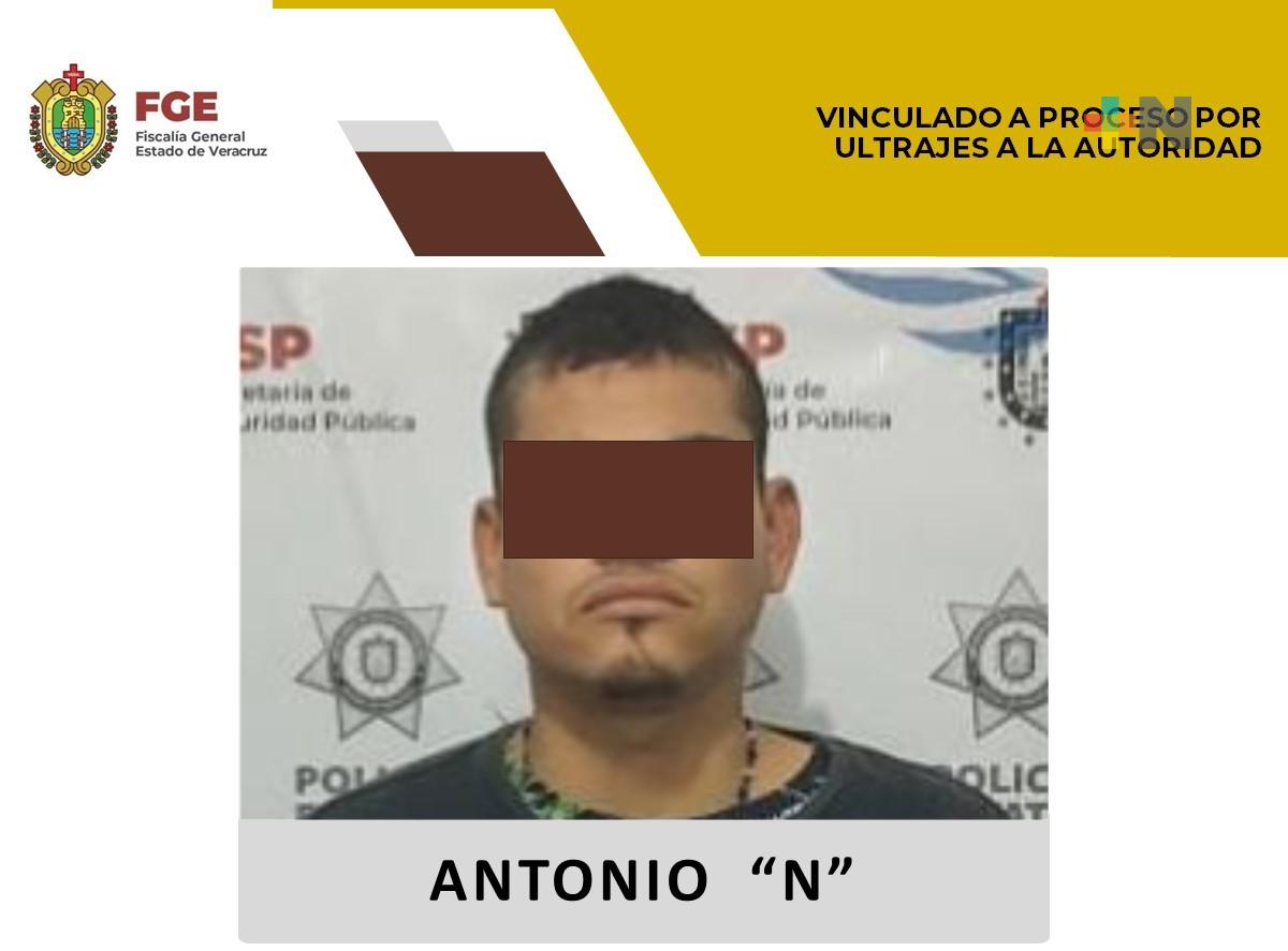 Por ultrajes a la autoridad es vinculado a proceso