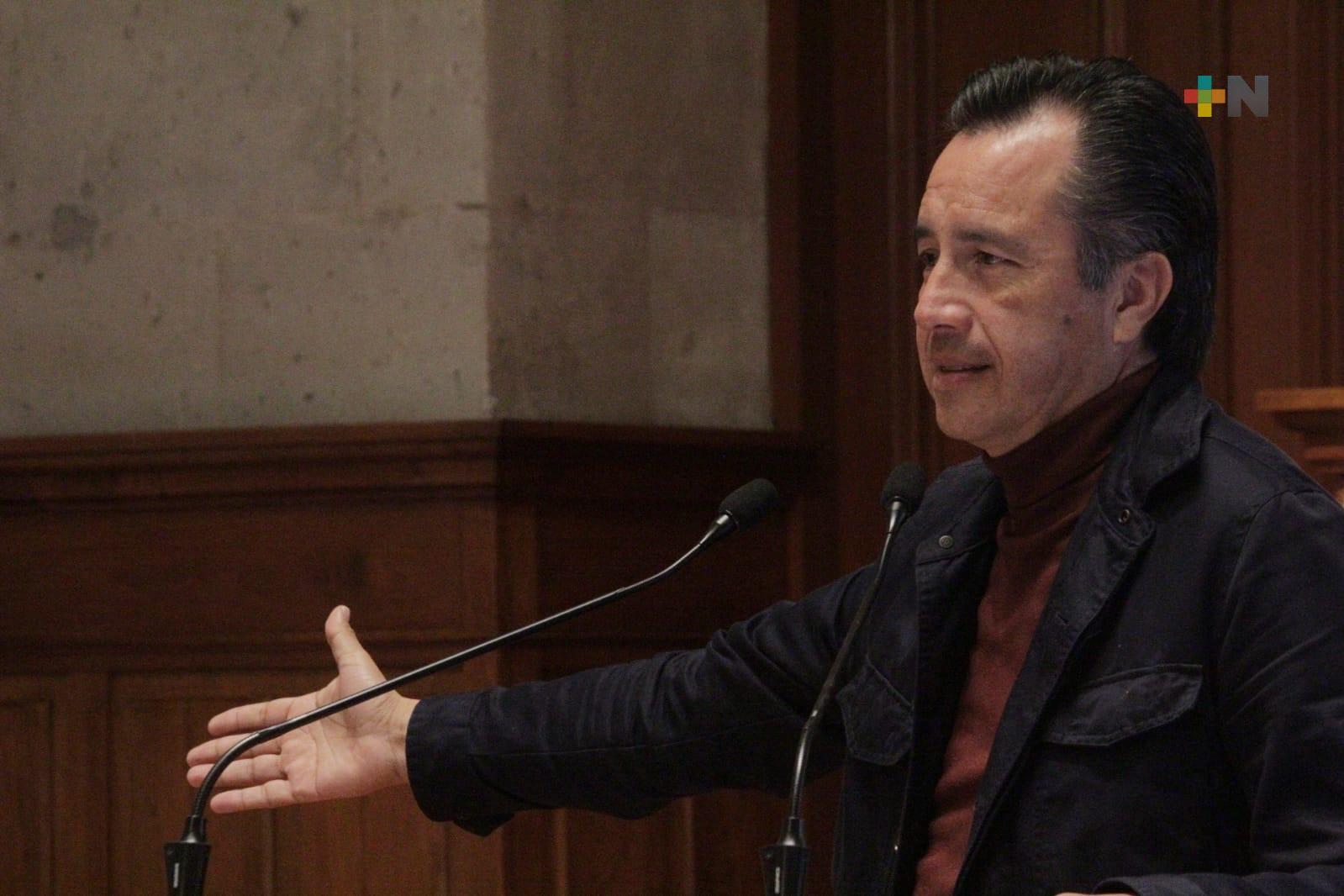 Gobernador exhorta a alcaldes electos a no enredarse con delincuencia organizada