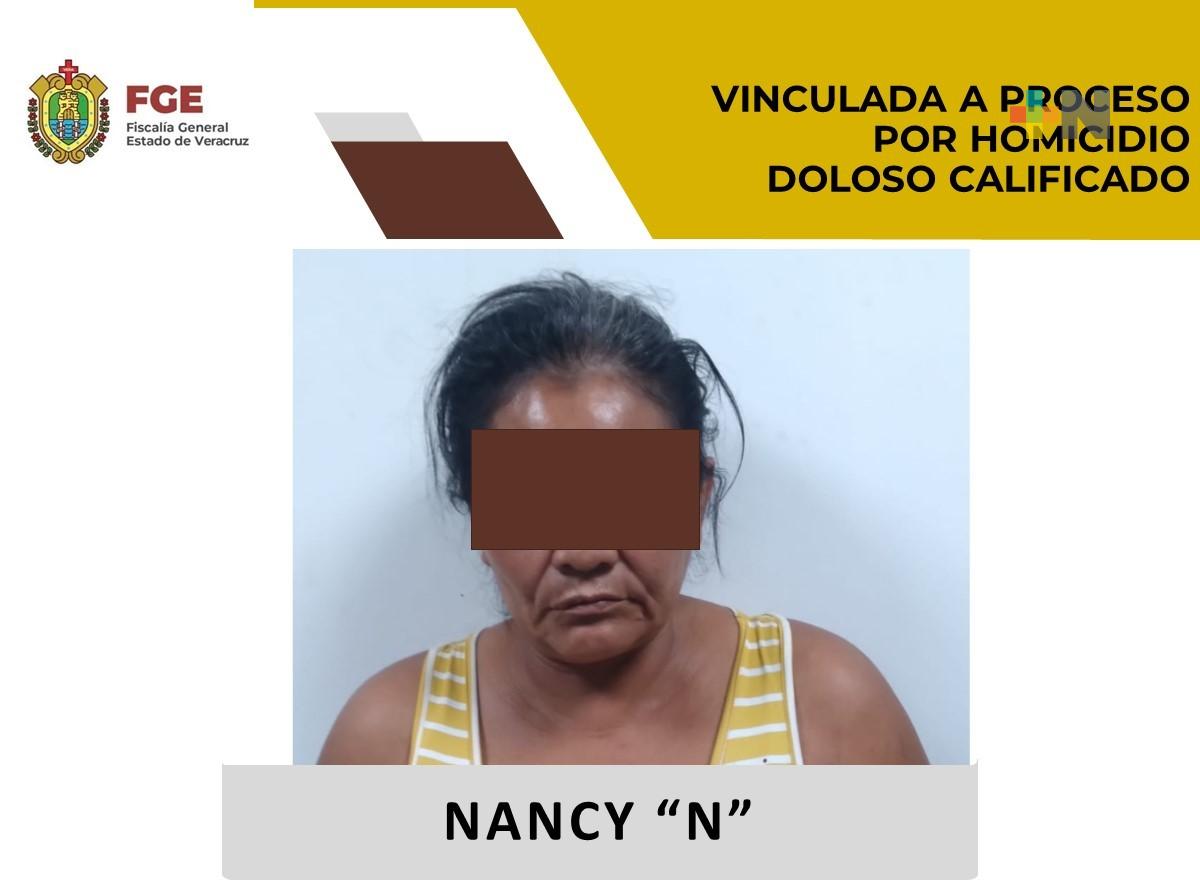 Vinculada a proceso por homicidio doloso calificado