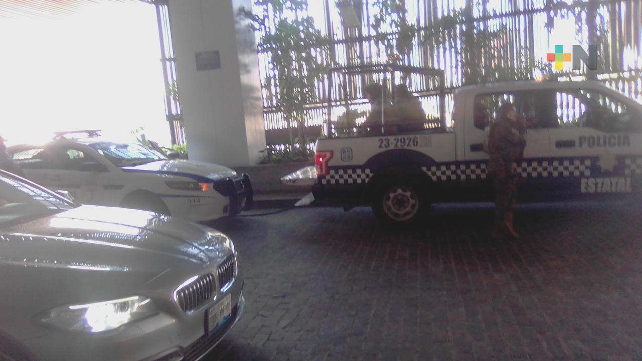 Movilización policiaca por reporte de asalto en plaza comercial Andamar