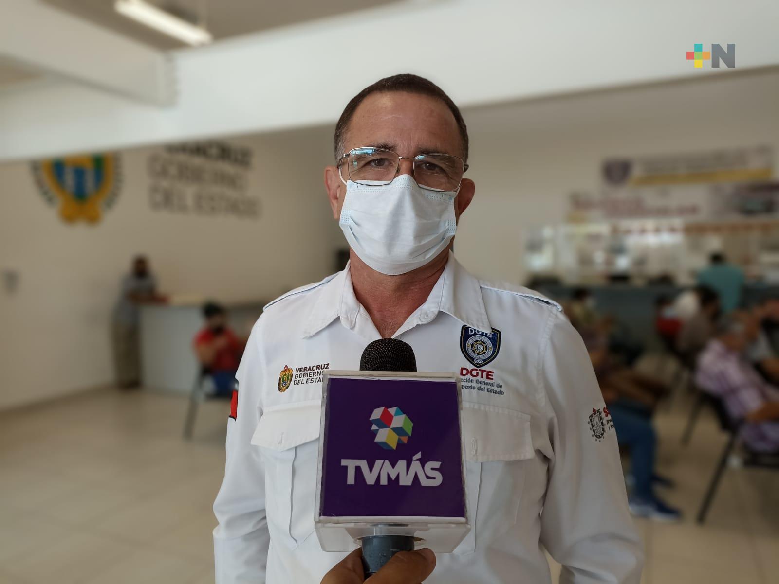 Vigilan a taxistas para que no abusen en tarifas en región Veracruz