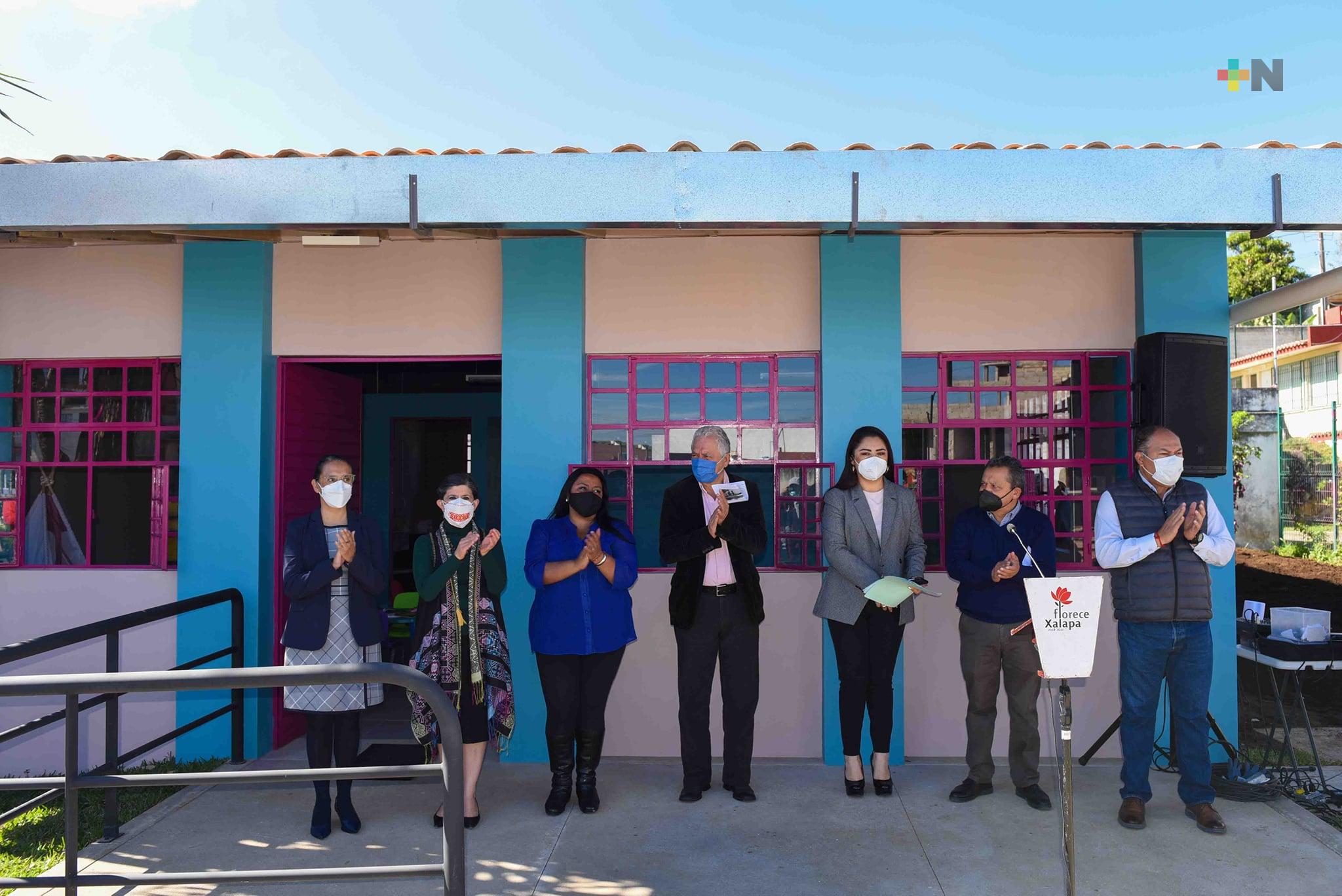 Entrega Ayuntamiento obra educativa más de 3.5 millones de pesos