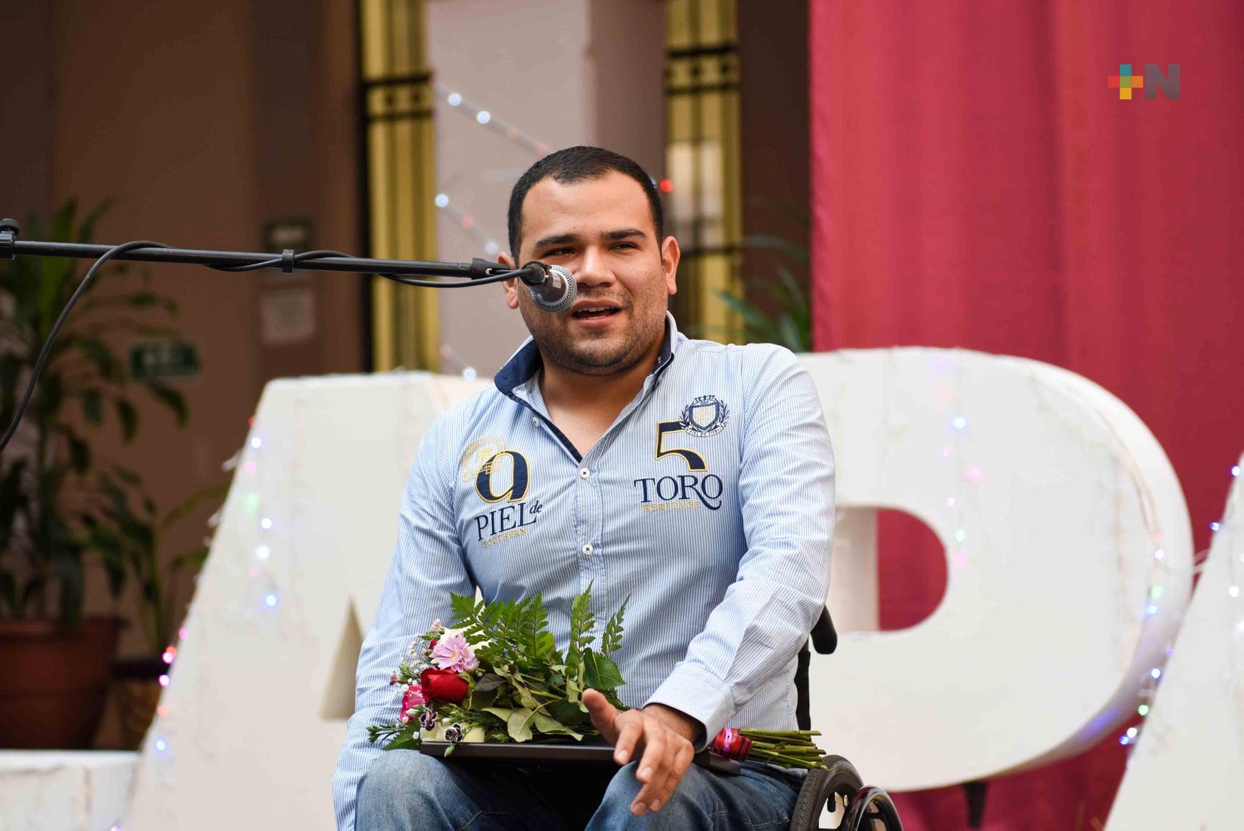 Rinde cabildo homenaje a El Misil Xalapeño