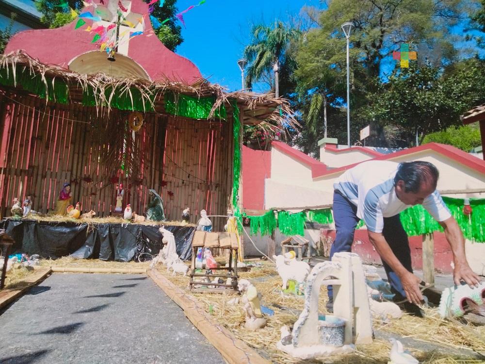 En Xalapa instalan nacimiento navideño en barrio Xallitic