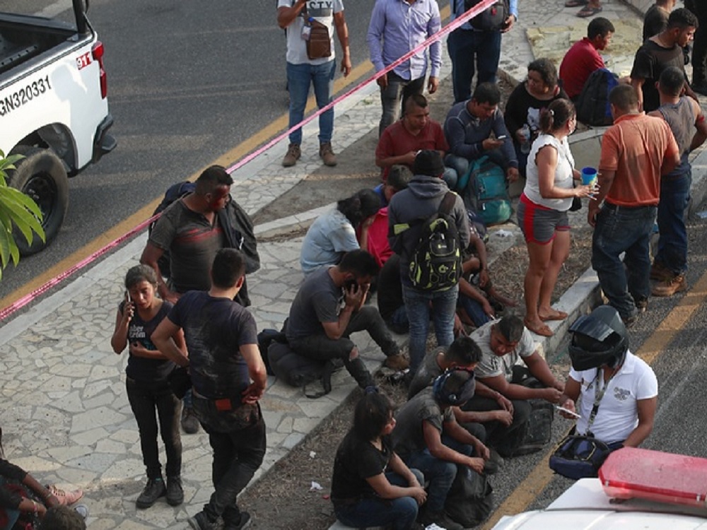 Entrega INM visas humanitarias a 17 personas migrantes dadas de alta en hospitales de Chiapas