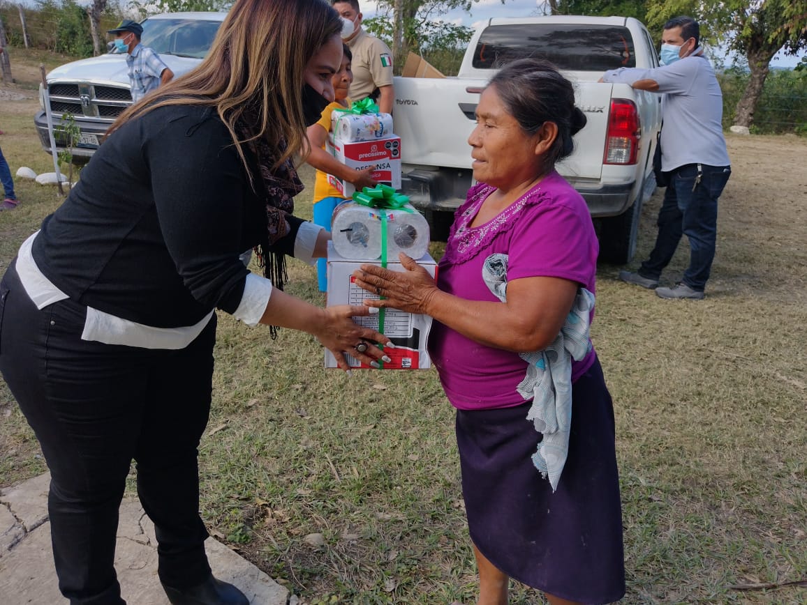 FGE reparte apoyos navideños a familiares de víctimas de delitos en zona norte