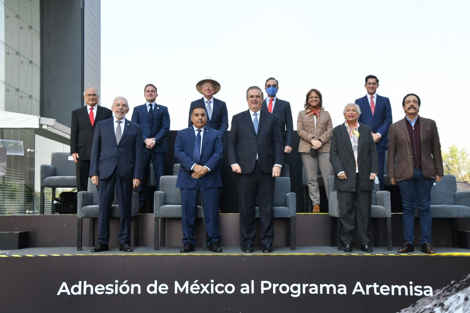 México se adhiere al Programa Artemisa de la NASA, que llevará a una mujer y un hombre a la Luna