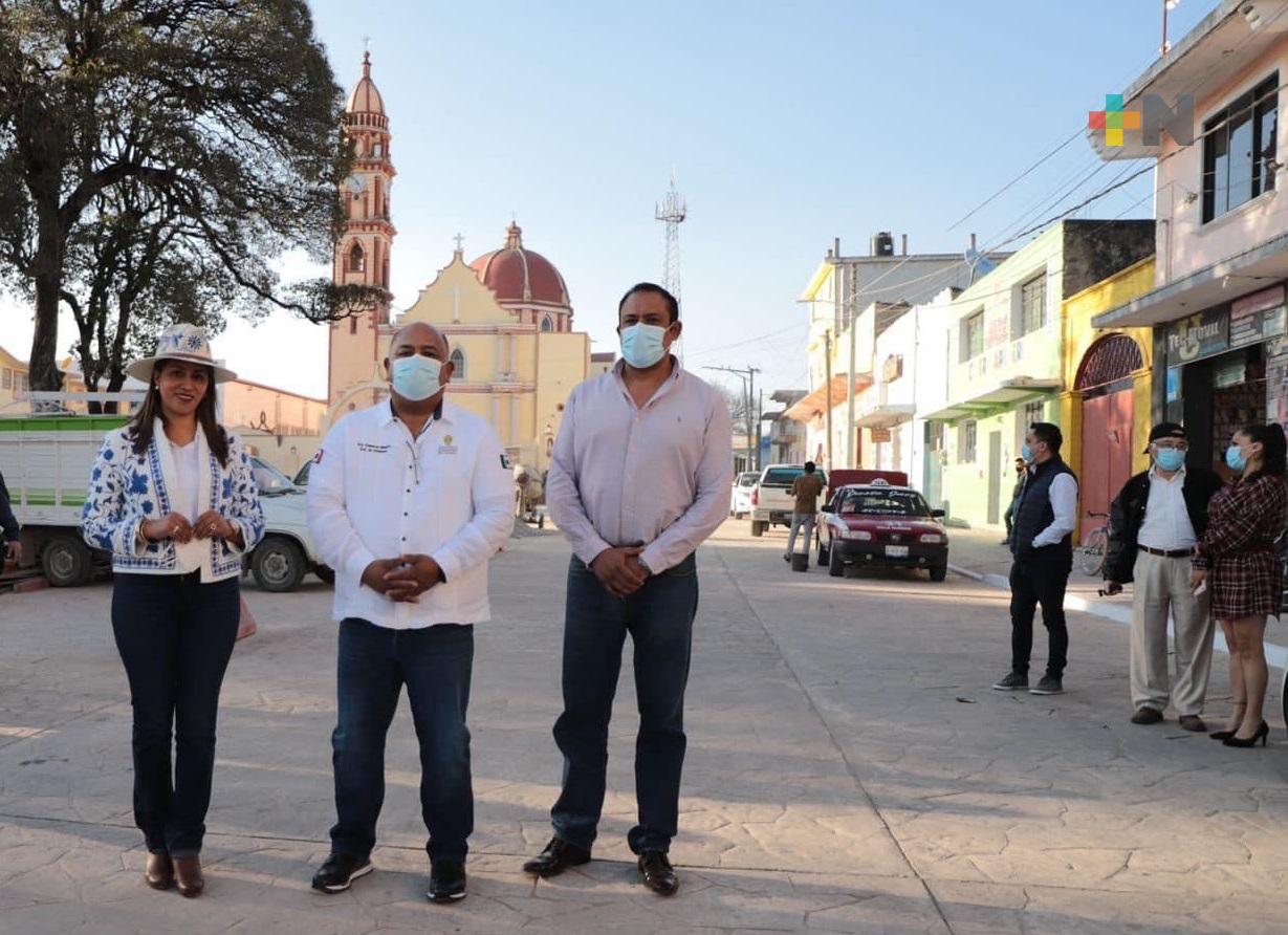Inauguran Eric Cisneros y alcaldesa, obras en Villa Aldama