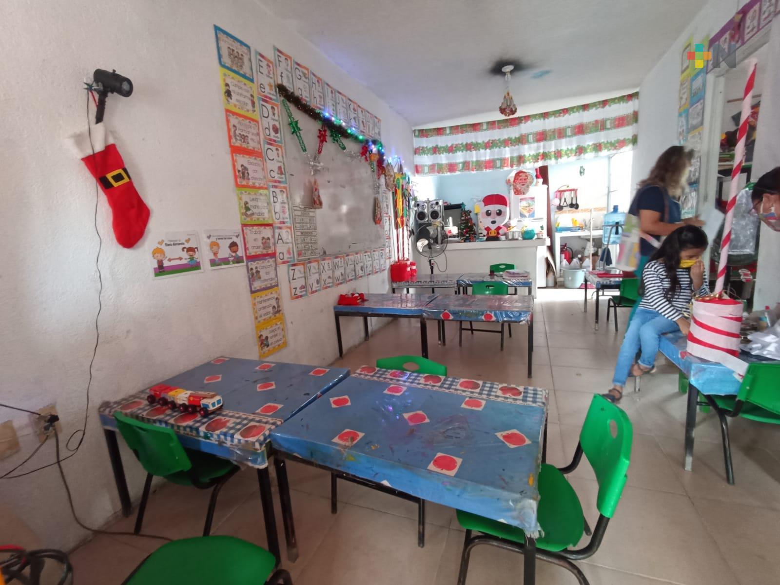 Imparten clases de jardín de niños en departamento; ya cuentan con terreno