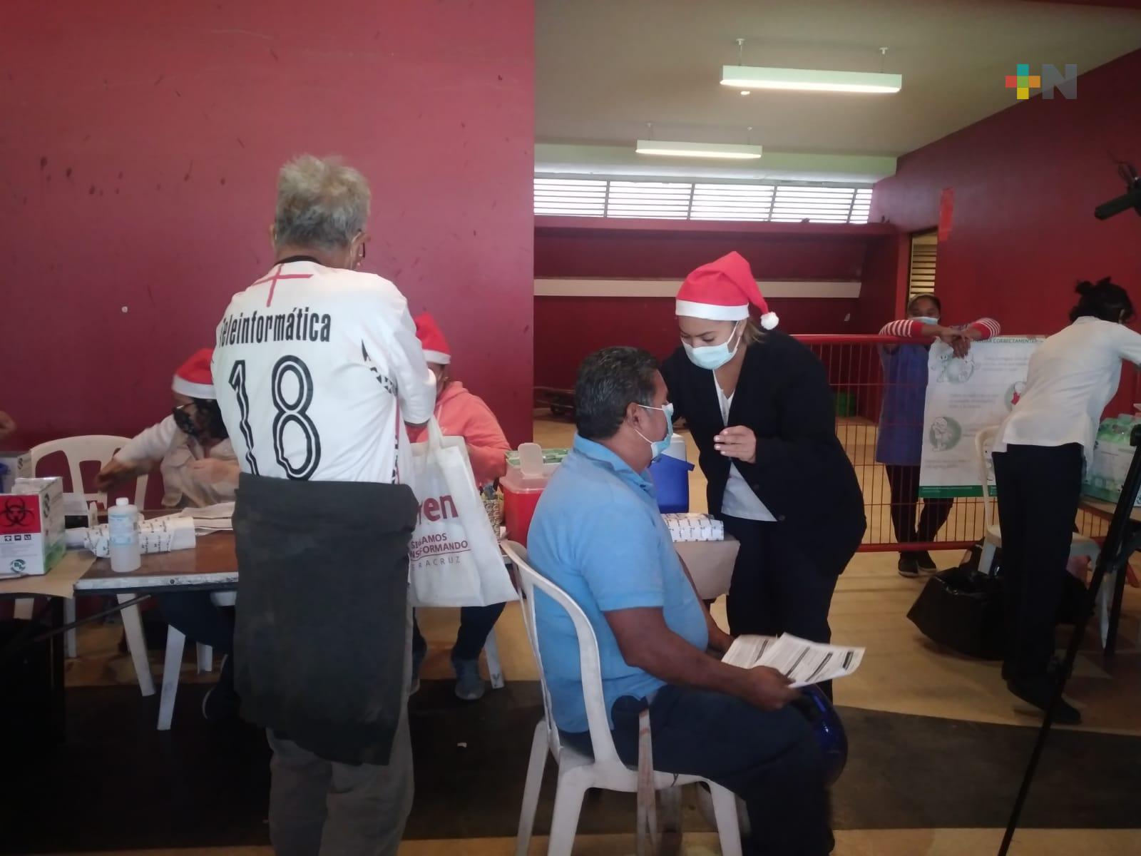 Inicia vacunación de refuerzo y para adolescentes en municipio Boca del Río