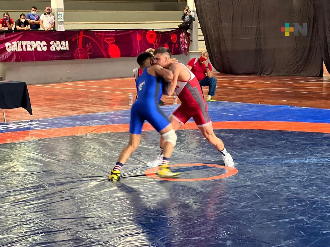 Veracruz suma oro, plata y bronce en Selectivo Nacional de Luchas Asociadas