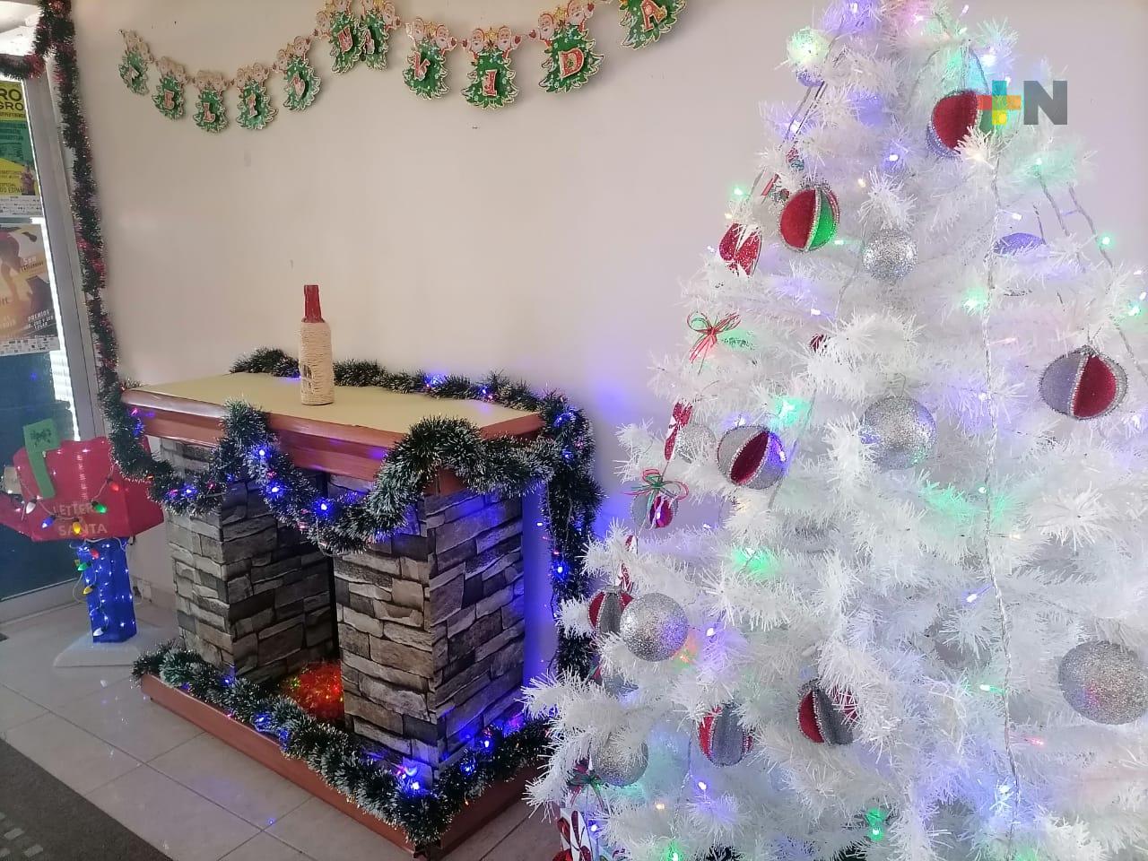 Protección Civil de Coatzacoalcos alerta contra incendios por luces navideñas