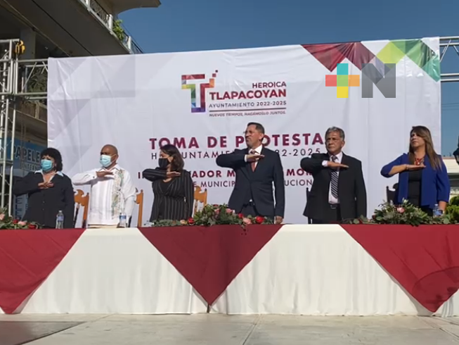 En Tlapacoyan, Salvador Murrieta Morena rindió protesta como alcalde