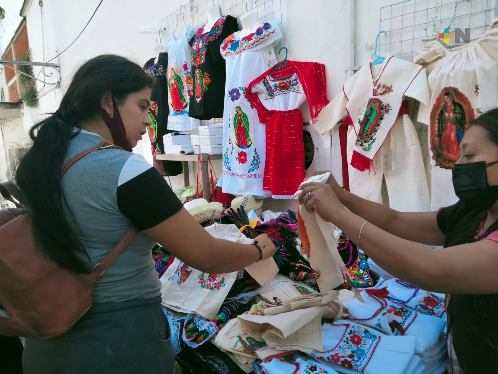 Reapertura de la basílica de El Dique en Xalapa, benefició a vendedores de trajes típicos